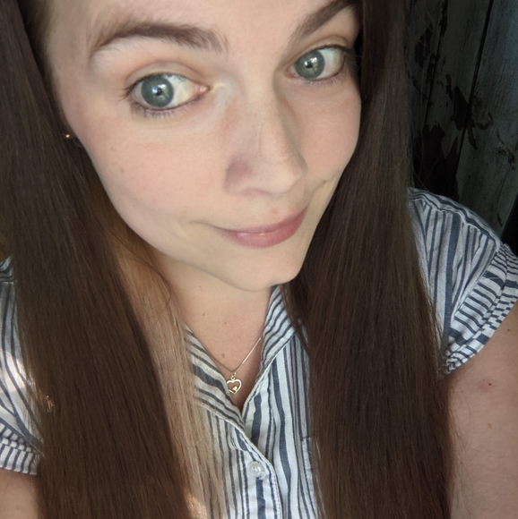 Meet your Posher, Jennifer - Picture 1 of 1